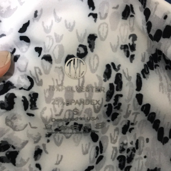 Til You Collapse White Cobra Effortless Leggings - Picture 6 of 6